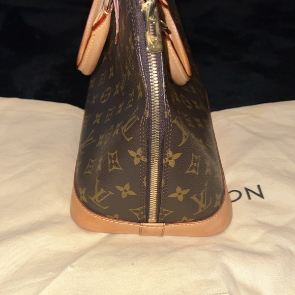 Louis Vuitton Alma PM - Gently Used - Picture 6 of 7